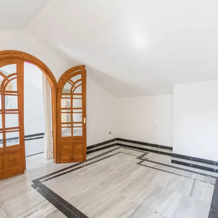 Продажа двухуровневого пентхауса в Fuengirola