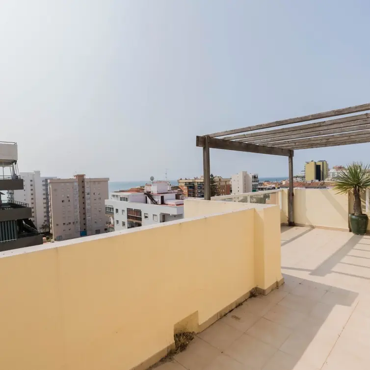 Продажа двухуровневого пентхауса в Fuengirola