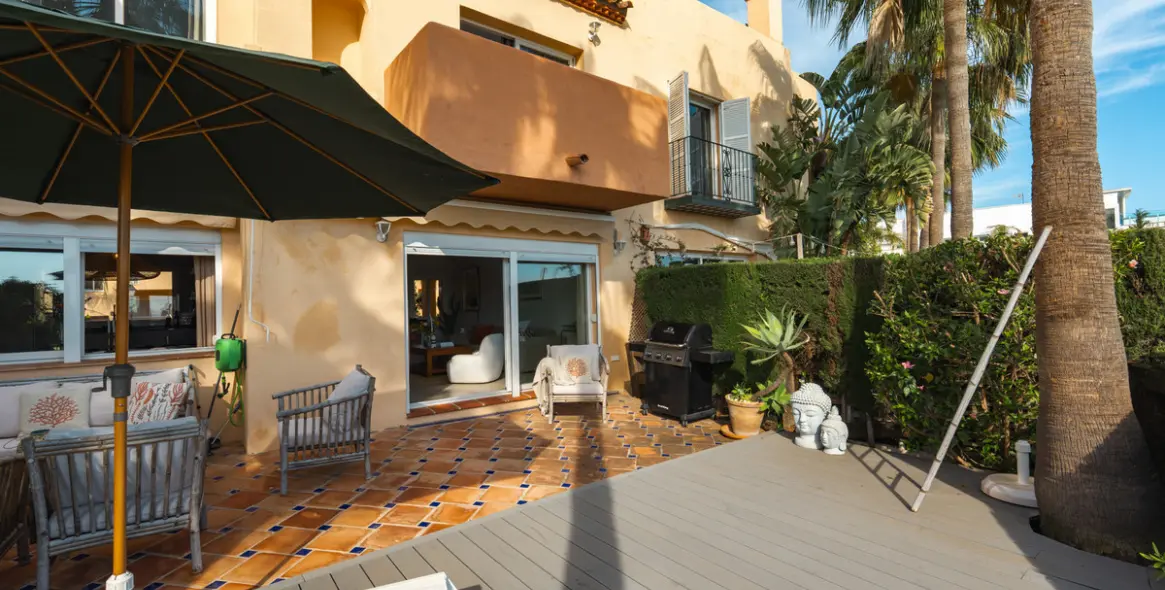 Sale of townhouse in Nueva Andalucía 10