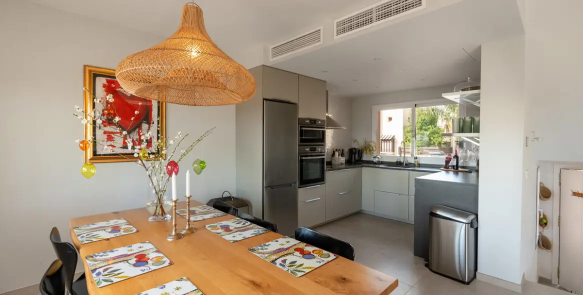 Sale of townhouse in Nueva Andalucía 12