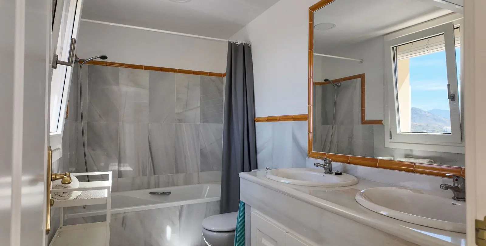 Sale of townhouse in La Heredia 13