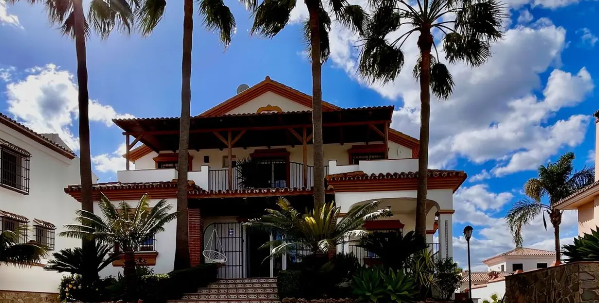 Sale of detached villa in Alhaurín el Grande 1