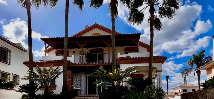 Sale of detached villa in Alhaurín el Grande 0