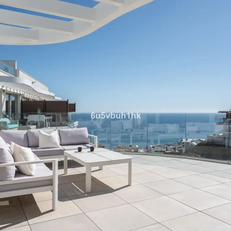 Продажа двухуровневого пентхауса в Fuengirola