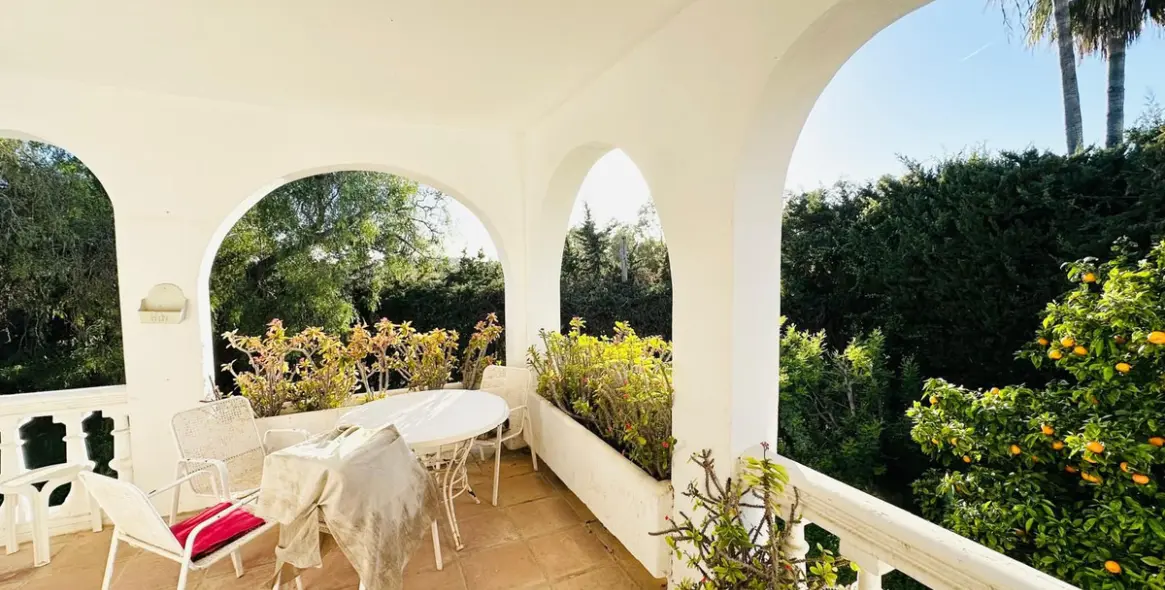 Sale of detached villa in Atalaya 3