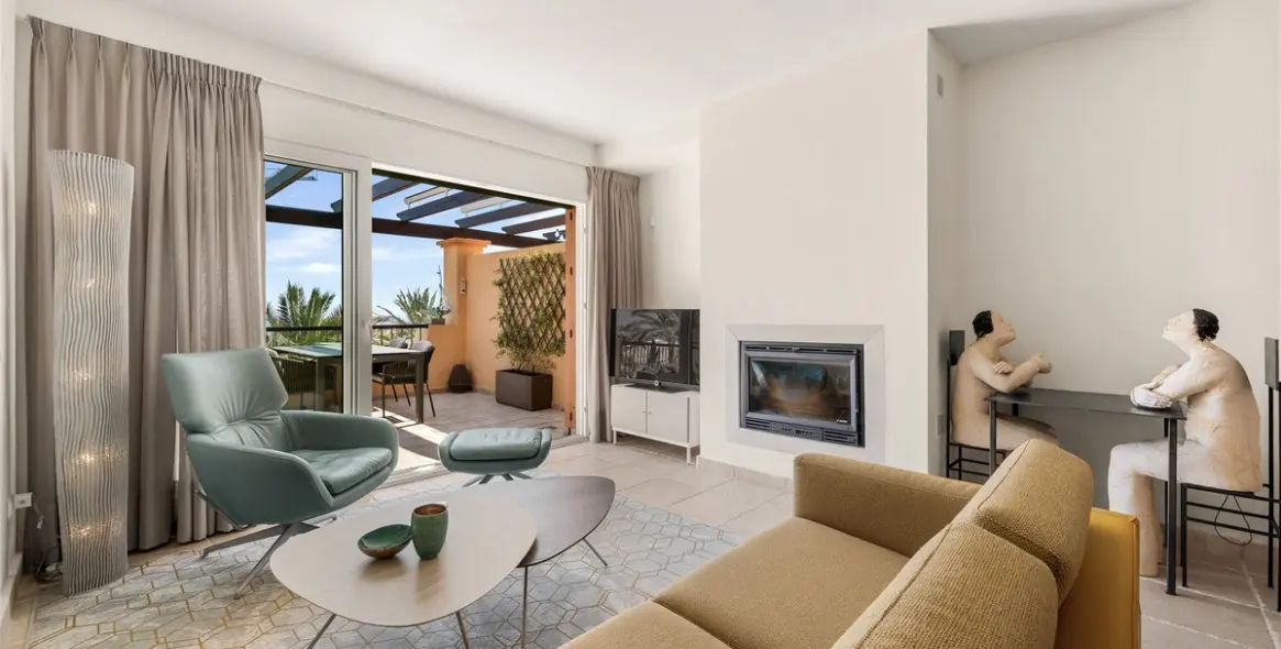 Venta de ático dúplex en Los Flamingos 8