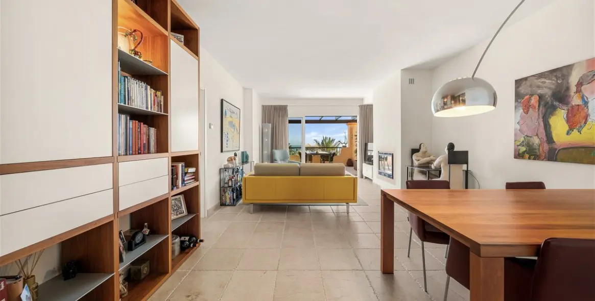 Venta de ático dúplex en Los Flamingos 10