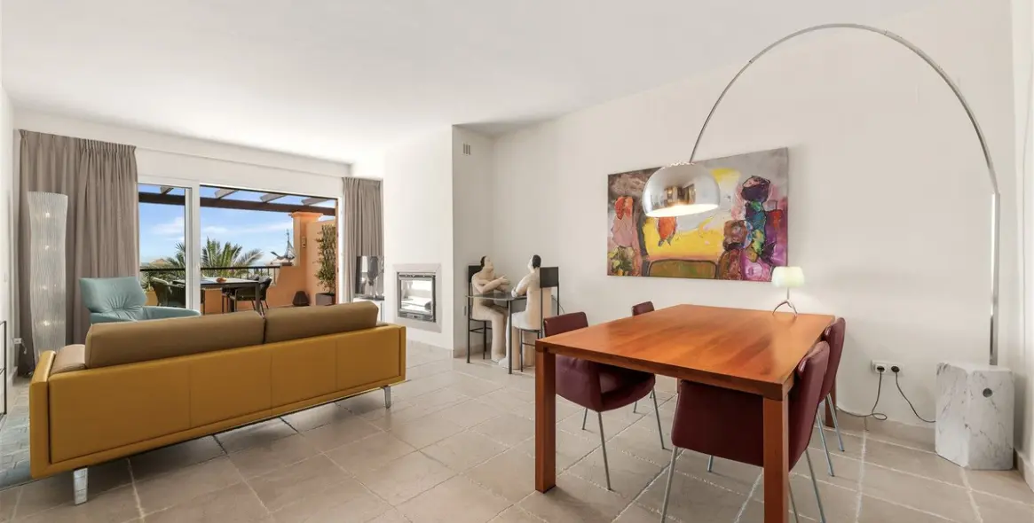 Venta de ático dúplex en Los Flamingos 11