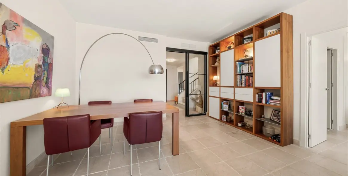 Venta de ático dúplex en Los Flamingos 12