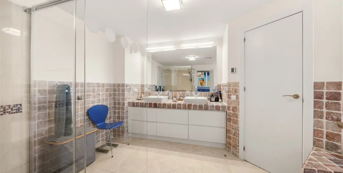 Venta de ático dúplex en Los Flamingos 25