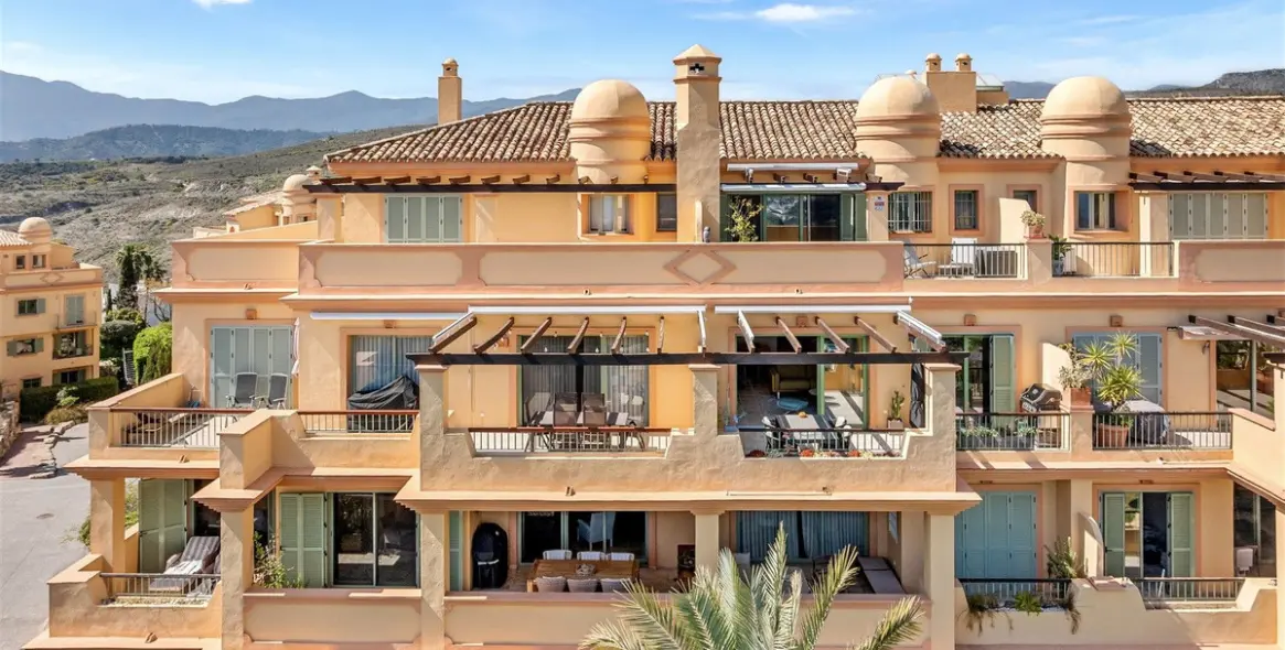 Venta de ático dúplex en Los Flamingos 50