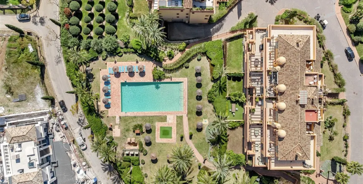 Venta de ático dúplex en Los Flamingos 56