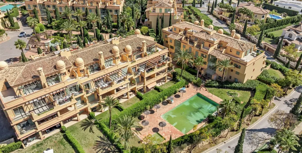 Venta de ático dúplex en Los Flamingos 63