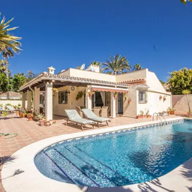 Venta de villa independiente en Marbesa