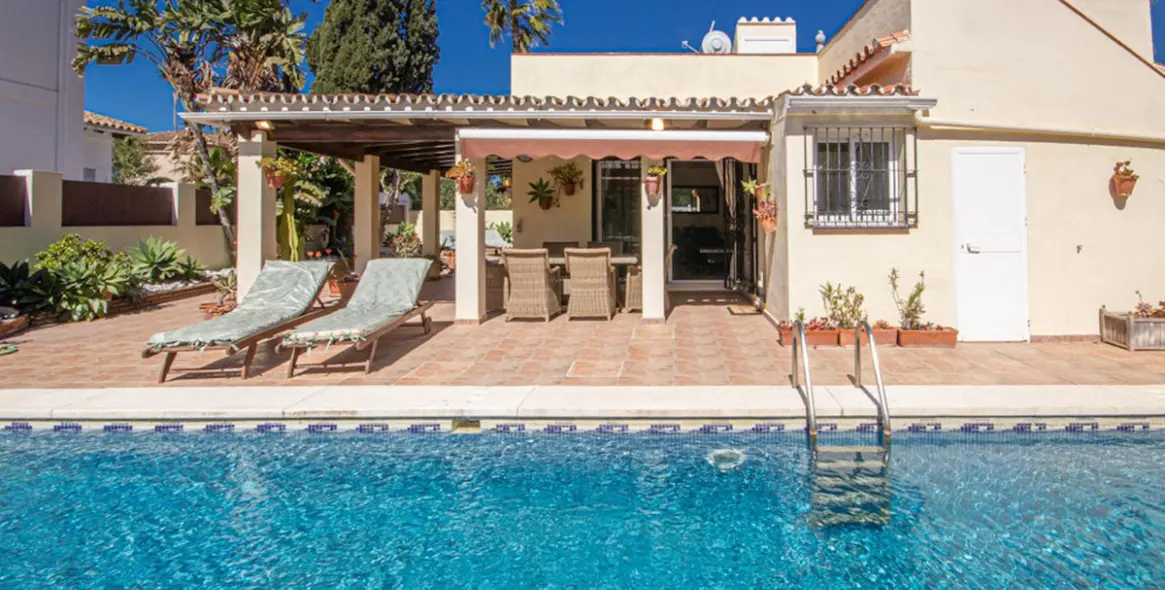 Sale of detached villa in Marbesa 3