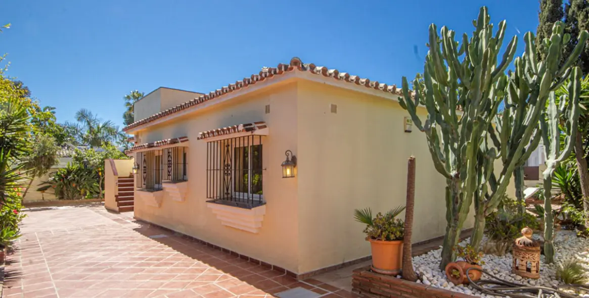 Sale of detached villa in Marbesa 5