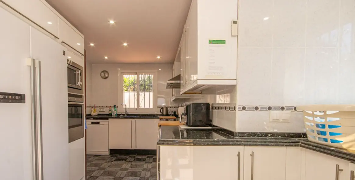 Sale of detached villa in Marbesa 9