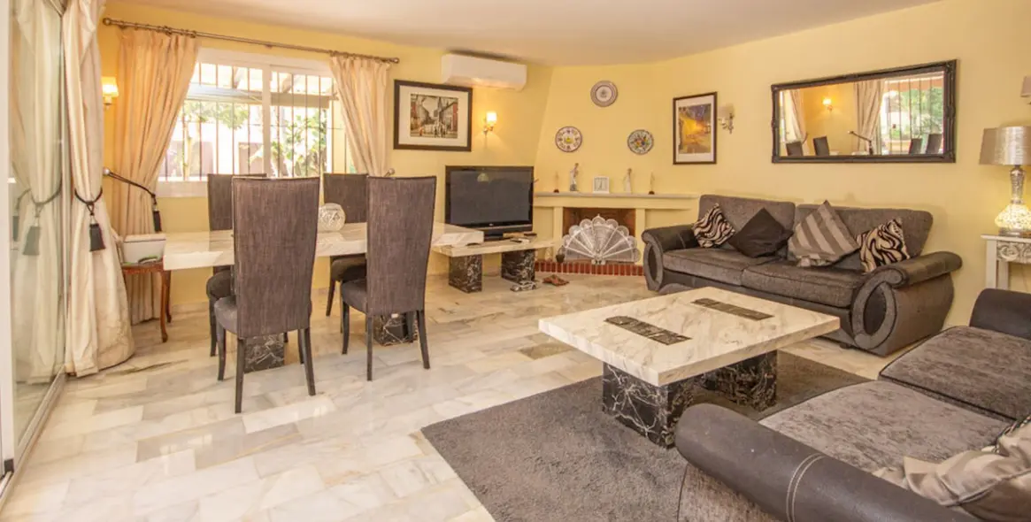 Sale of detached villa in Marbesa 11