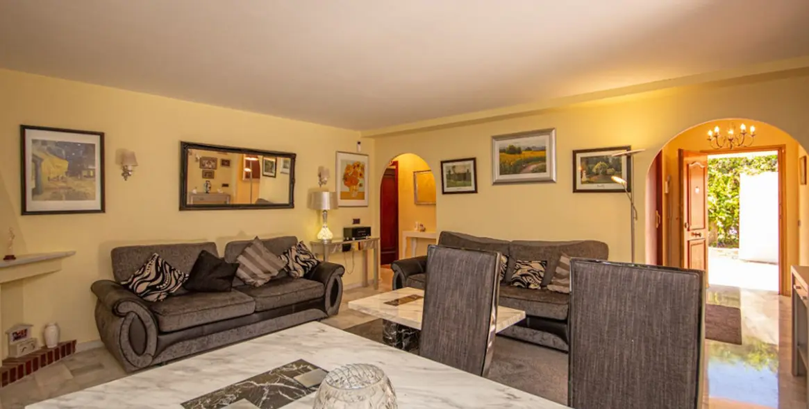 Sale of detached villa in Marbesa 12