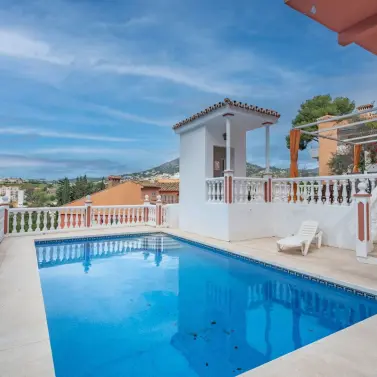 Venta de villa independiente en El Candado