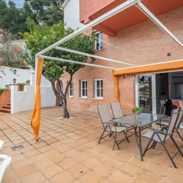 Venta de villa independiente en El Candado