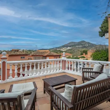 Venta de villa independiente en El Candado