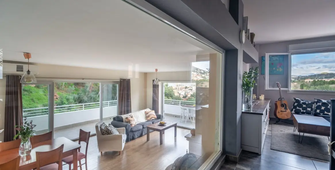 Sale of detached villa in El Candado 6