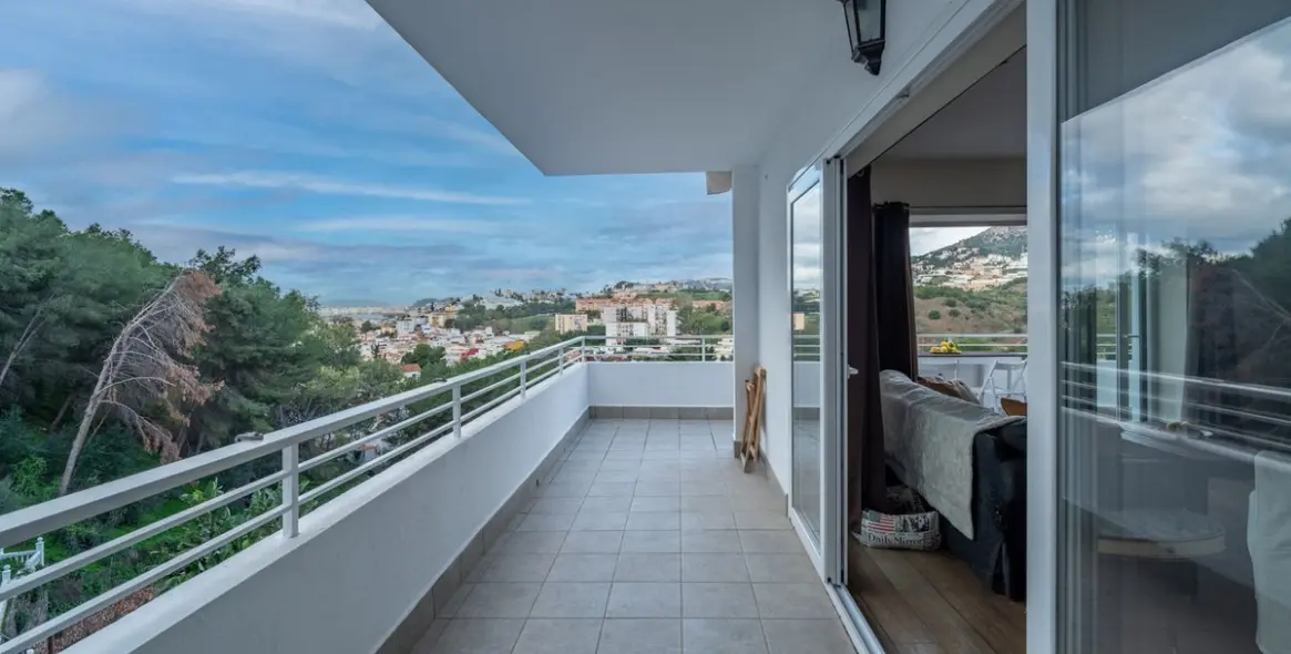 Sale of detached villa in El Candado 7