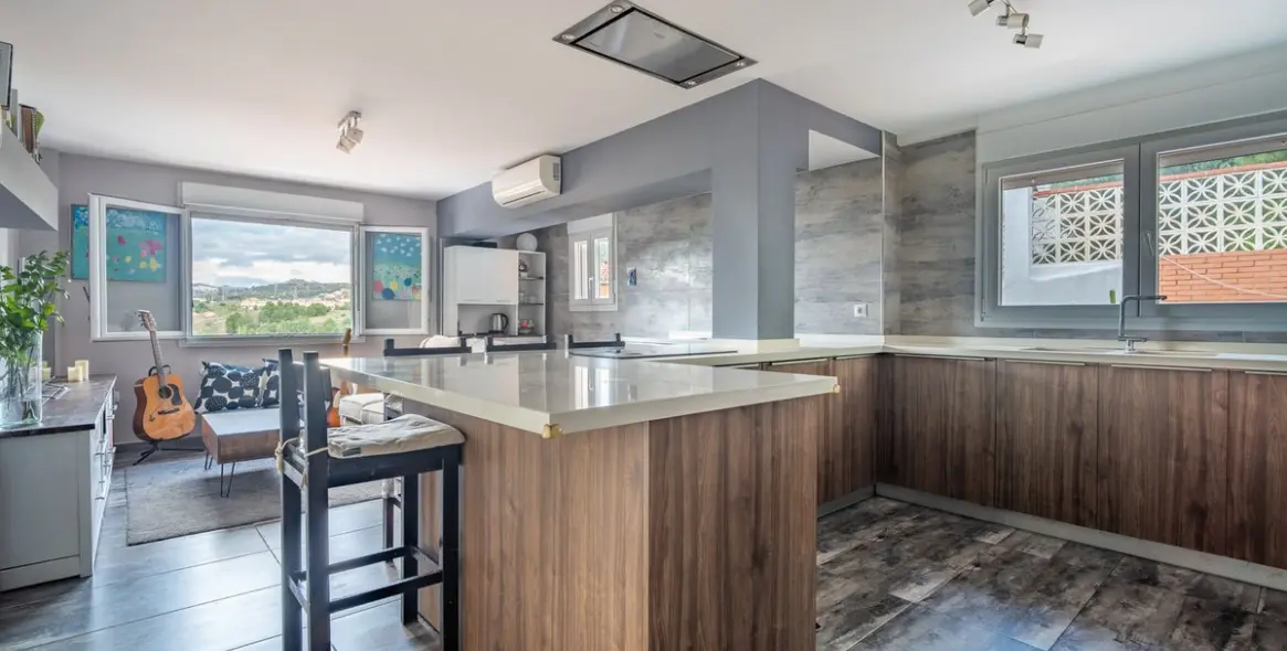 Sale of detached villa in El Candado 9