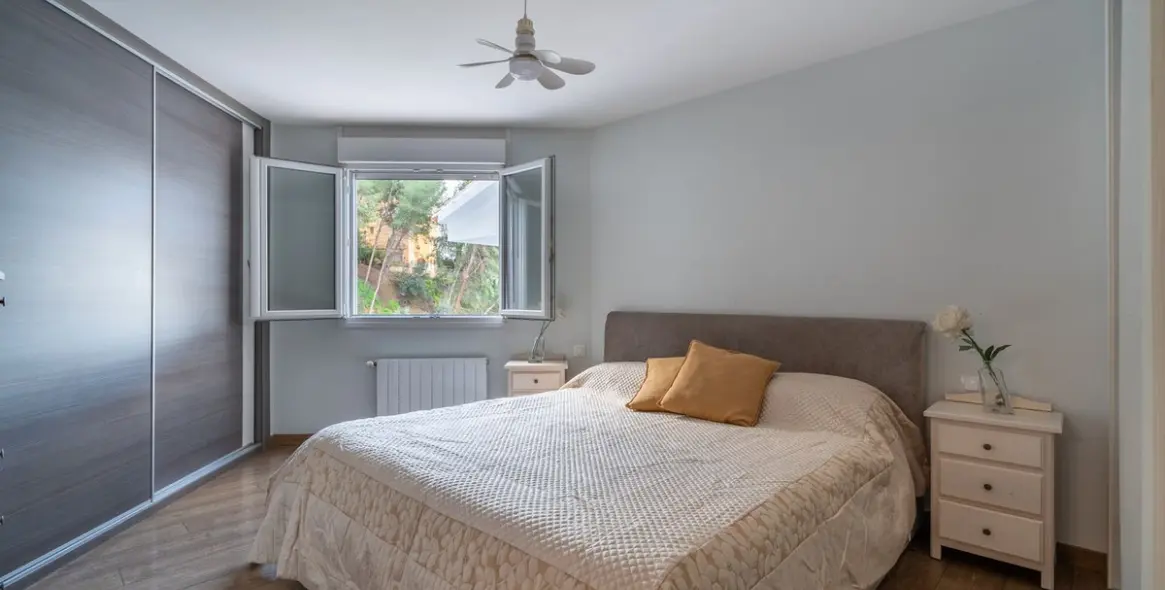 Sale of detached villa in El Candado 10