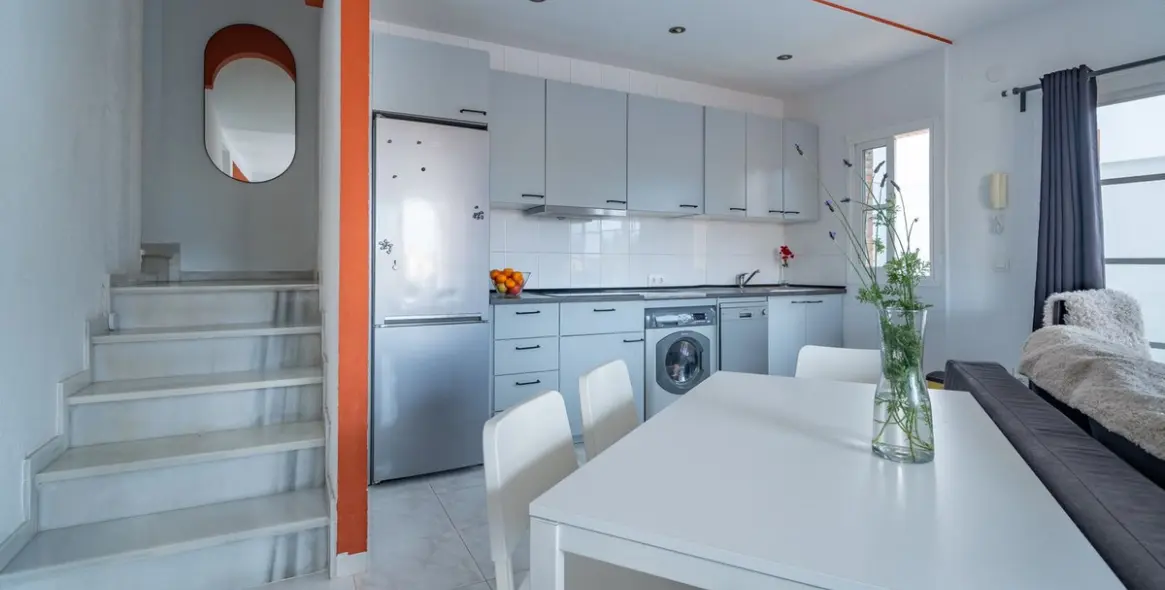 Sale of detached villa in El Candado 11