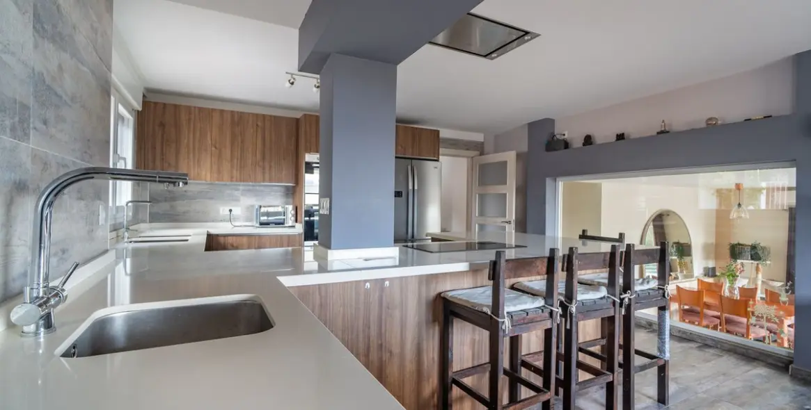 Sale of detached villa in El Candado 21