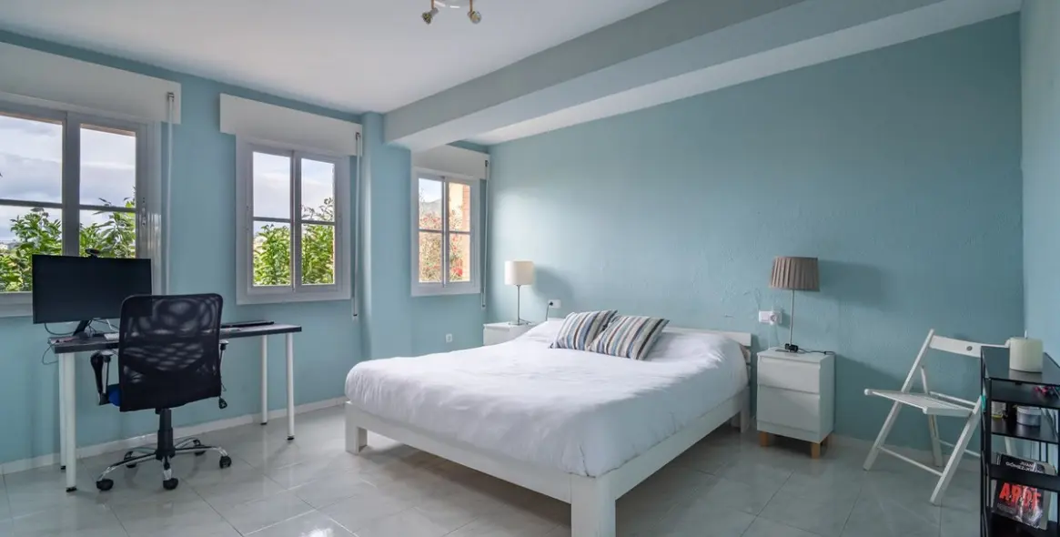 Sale of detached villa in El Candado 39