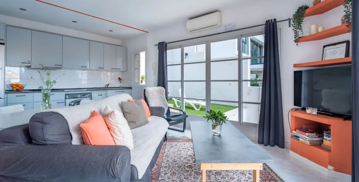 Sale of detached villa in El Candado 55