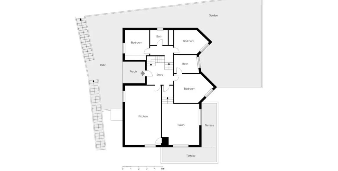 Sale of detached villa in El Candado 56