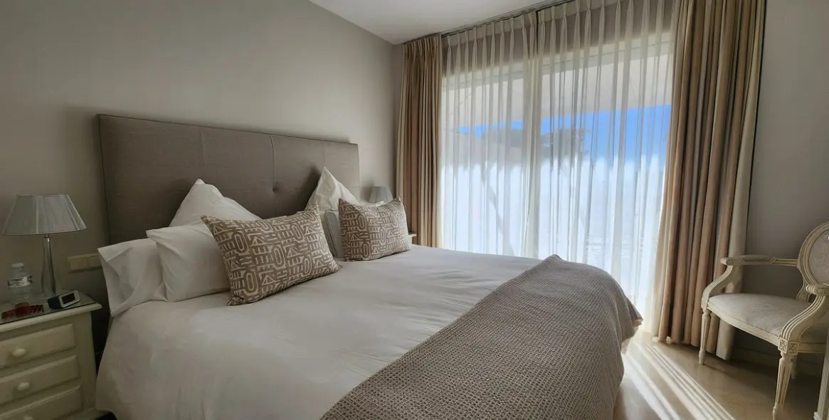 Sale of ground floor apartment in Estepona 1