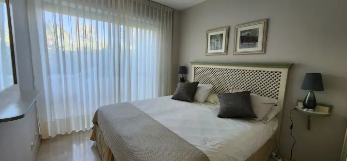 Продажа апартаментов на первом этаже в Estepona 3