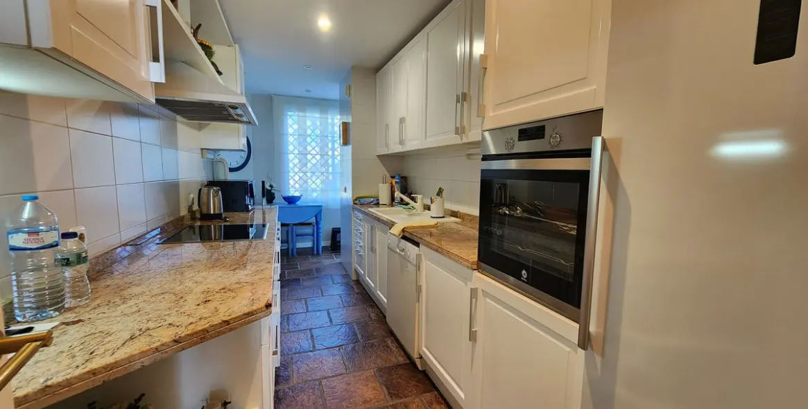 Sale of ground floor apartment in Estepona 6