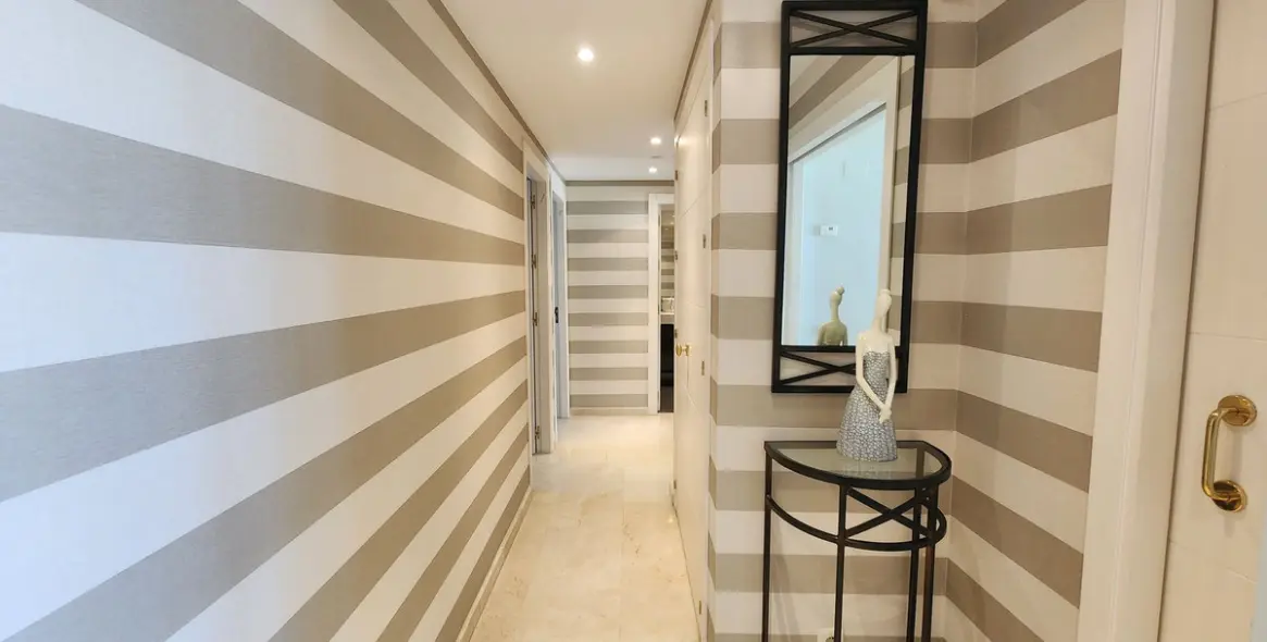 Sale of ground floor apartment in Estepona 8