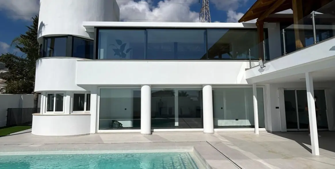 Sale of detached villa in Benalmadena 1