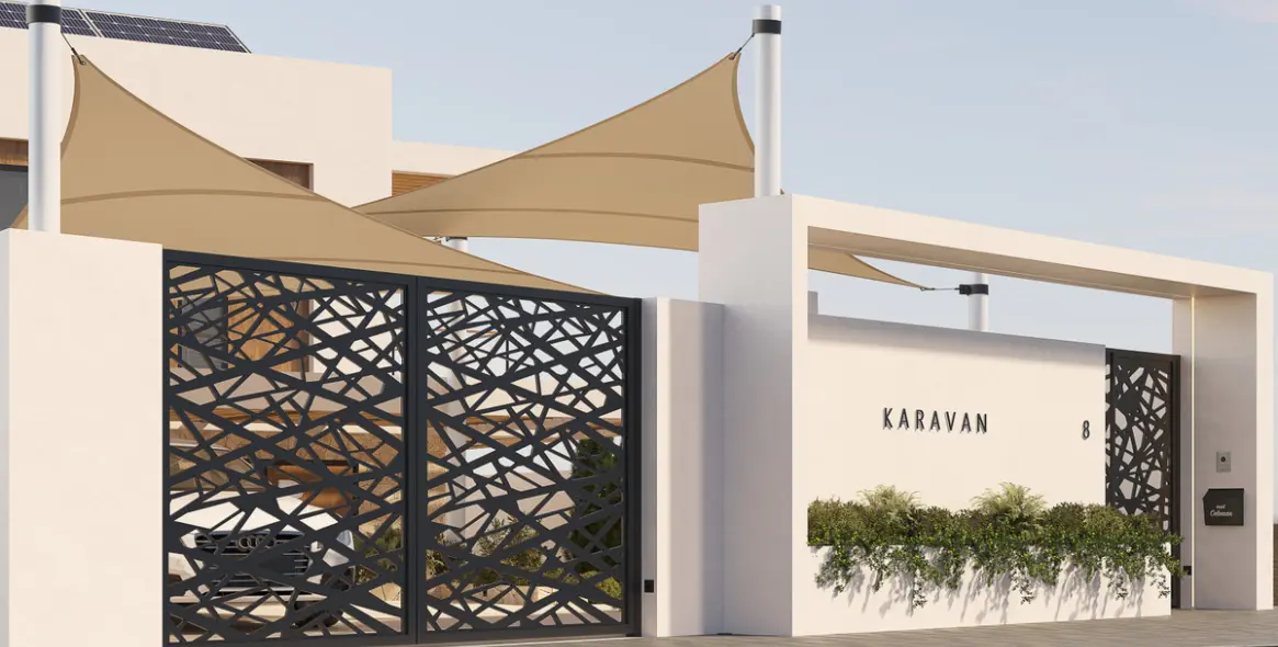 Sale of detached villa in New Golden Mile 105