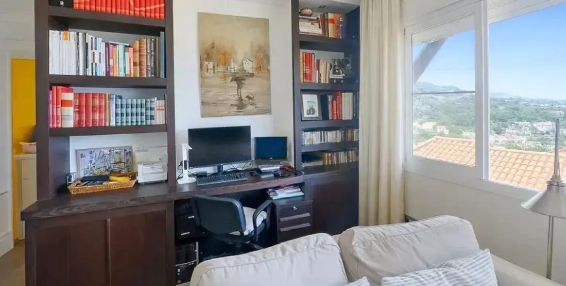 Sale of semi-detached house in Málaga 18