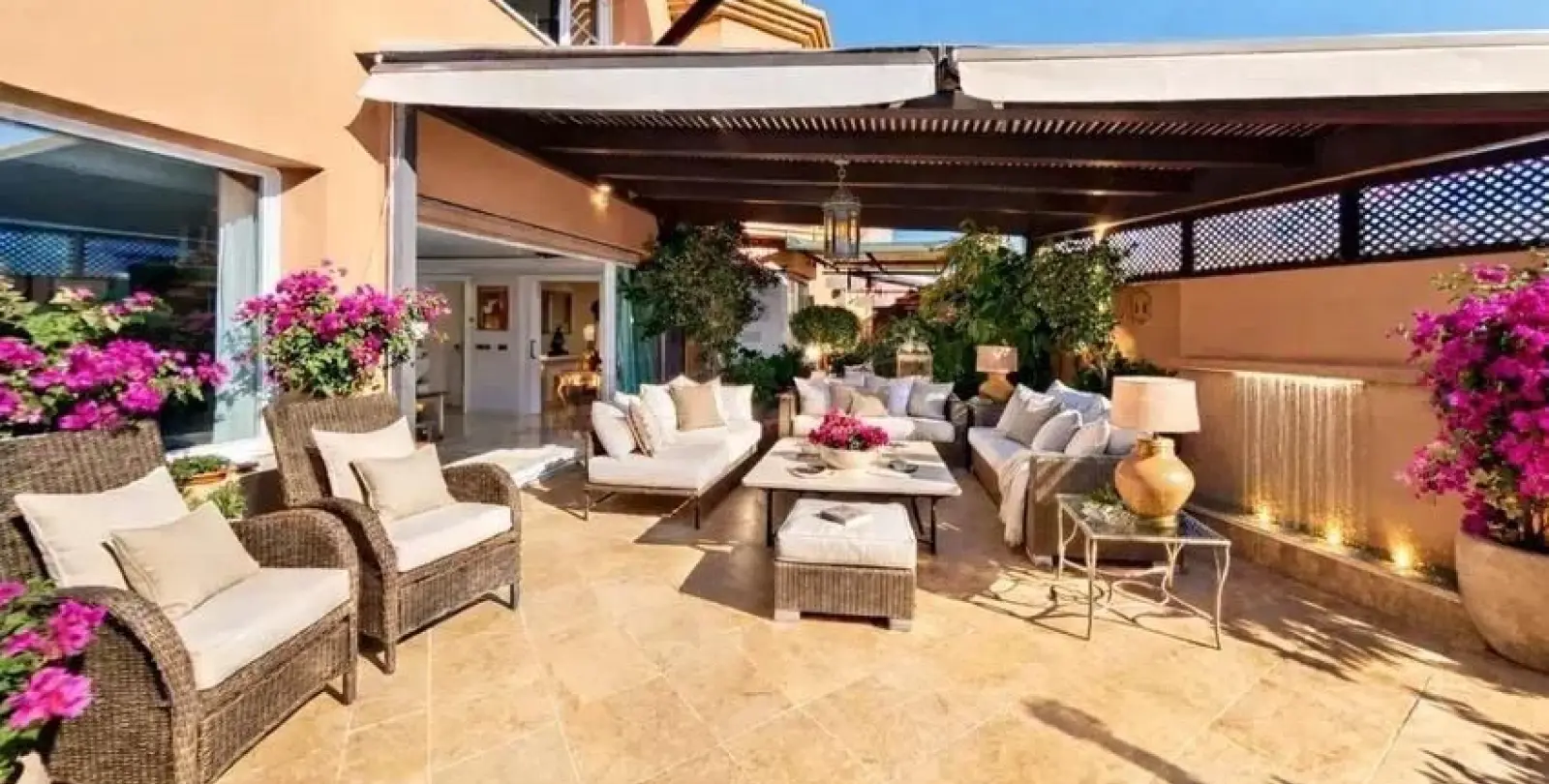 Продажа дома на две семьи в Málaga 4