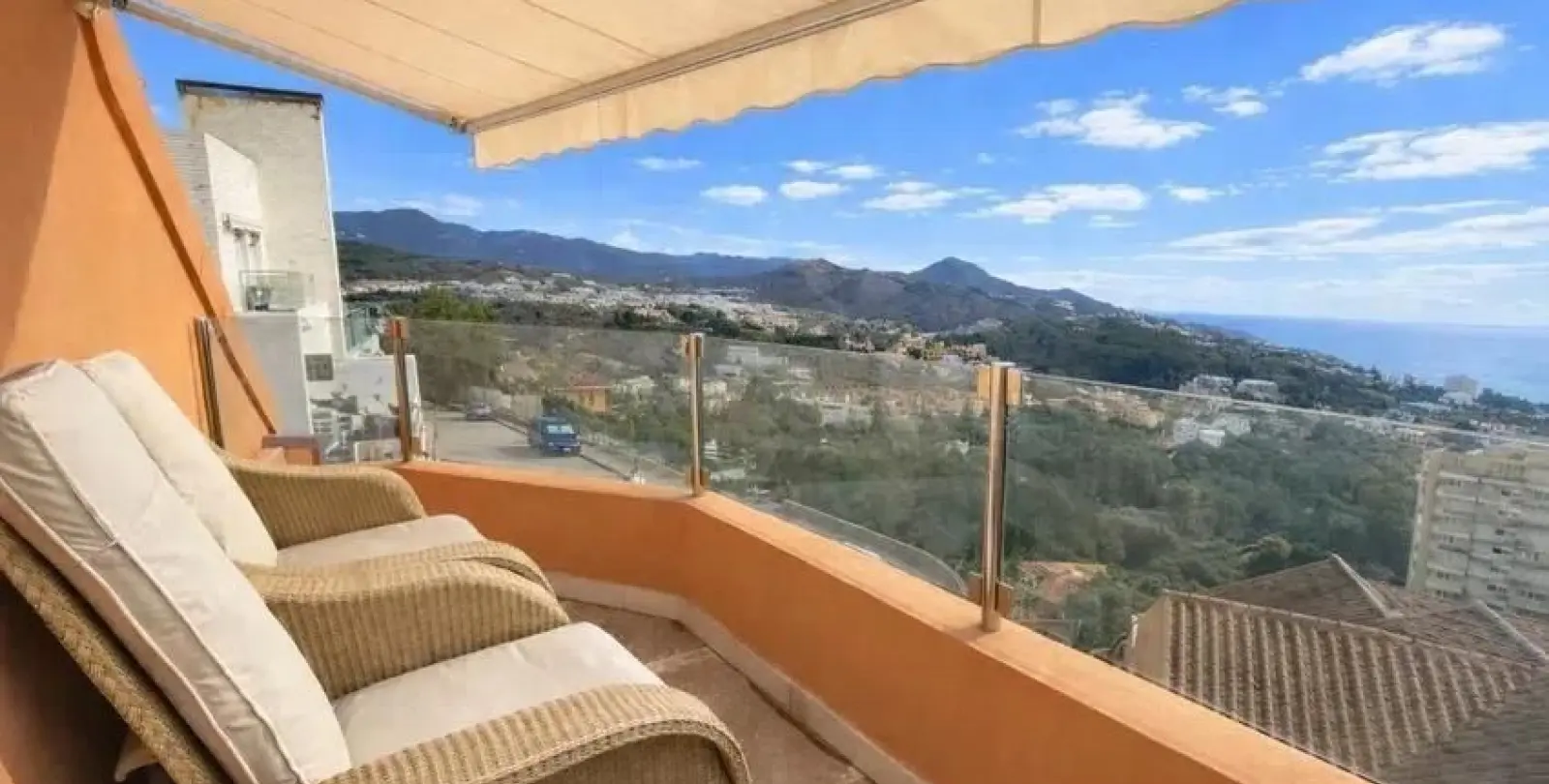Продажа дома на две семьи в Málaga 5
