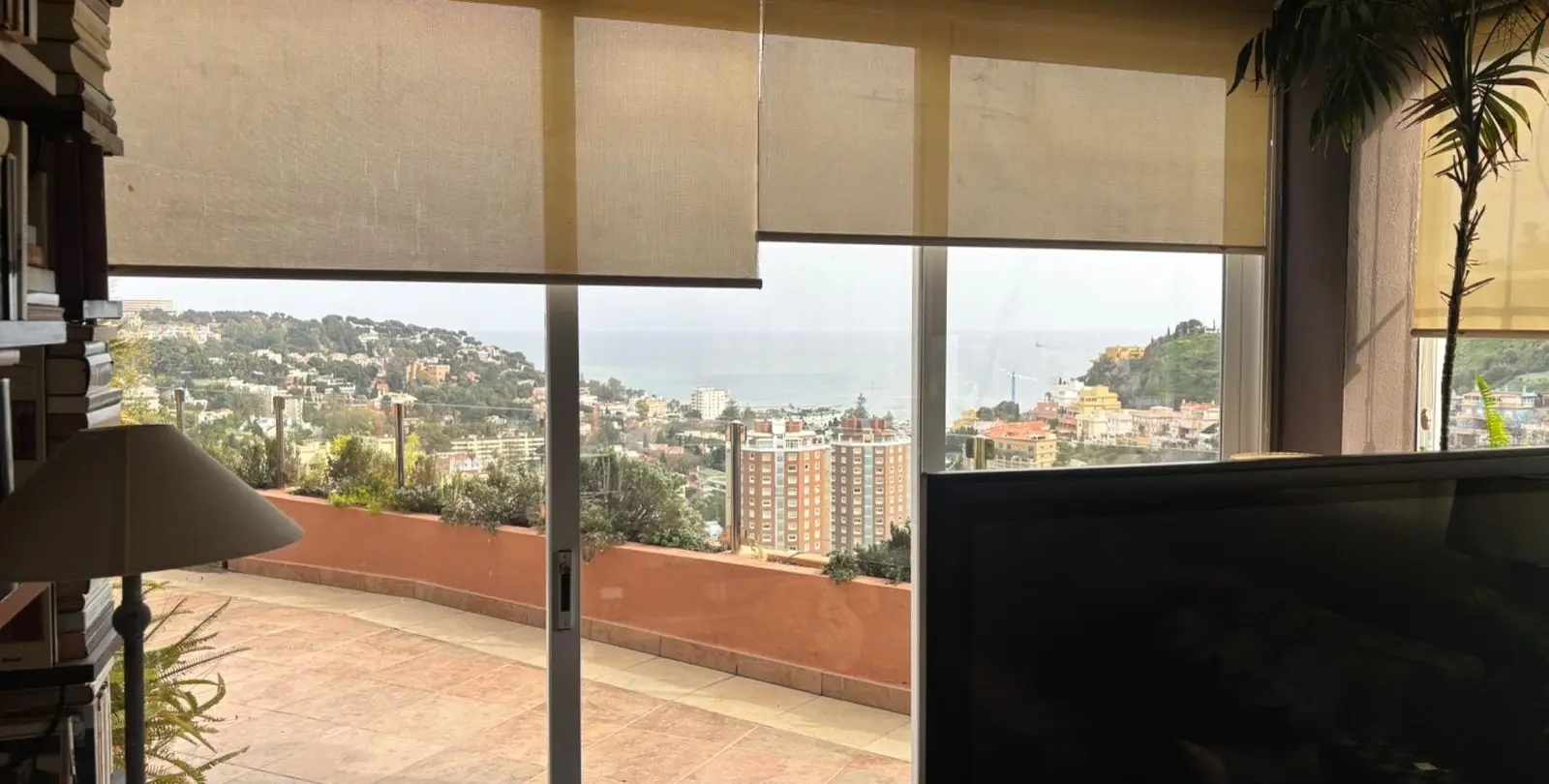 Продажа дома на две семьи в Málaga 38