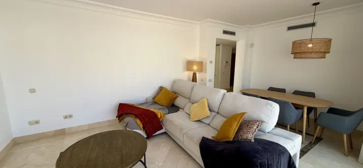 Short-term rent of penthouse in Estepona 1