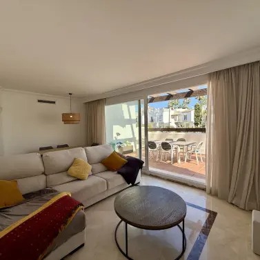 Short-term rent of penthouse in Estepona