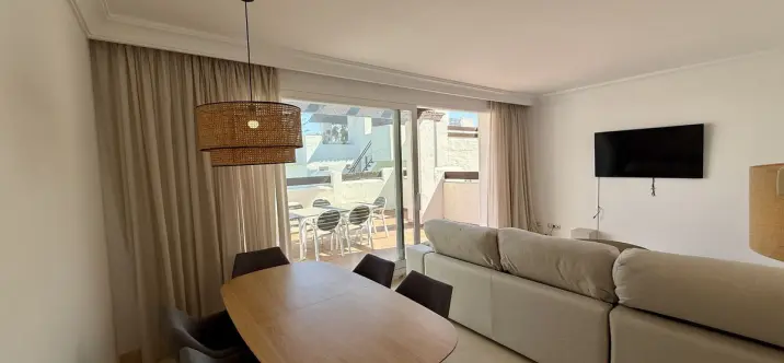 Short-term rent of penthouse in Estepona 3