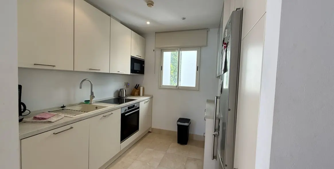 Short-term rent of penthouse in Estepona 7