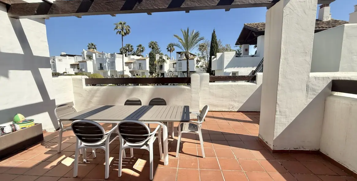 Short-term rent of penthouse in Estepona 9